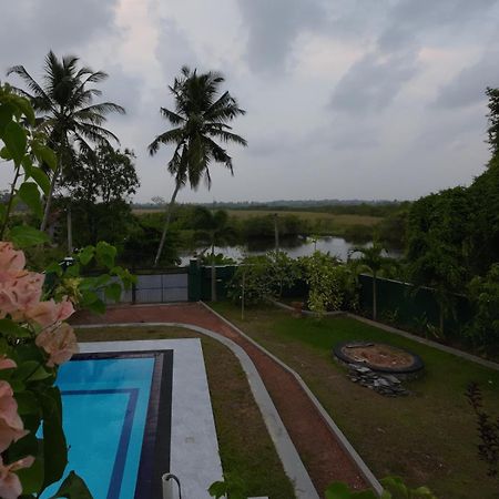 Villa Erika Induruwa Exteriör bild