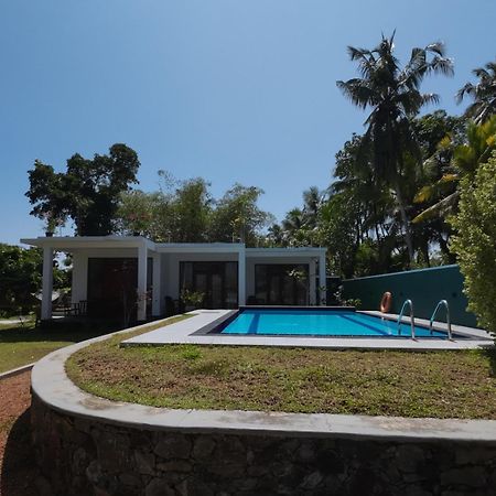 Villa Erika Induruwa Exteriör bild